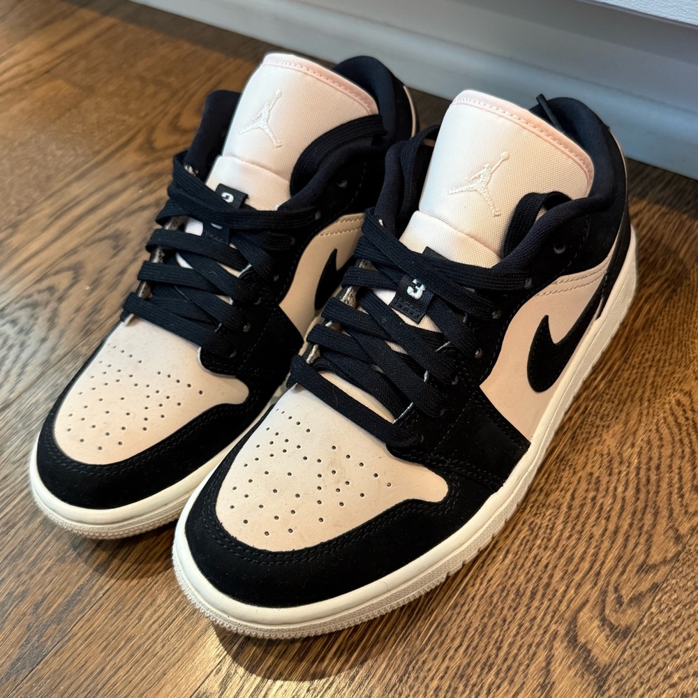 Jordan Black and Cream Sneakers size 6.5